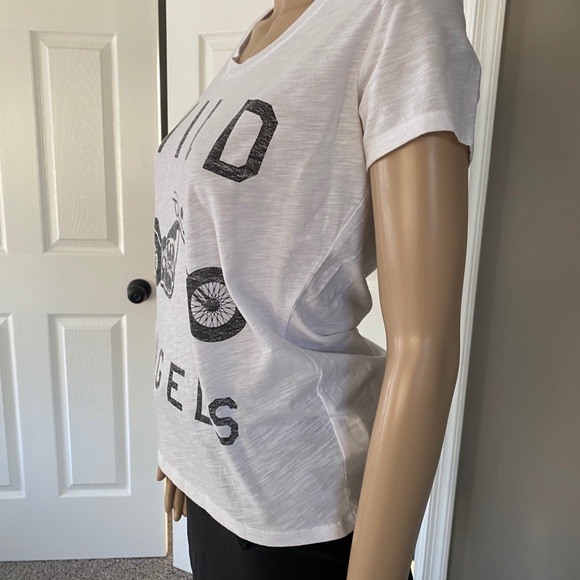 🔥HUGE SALE🔥 White T-Shirt - Picture 3 of 6